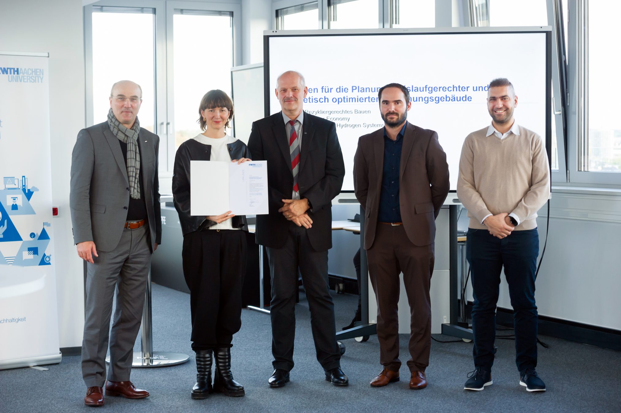 Handover Sustainability Fund “Guideline for the design of recyclable and energy-optimized research buildings” to CSHS, Aachen